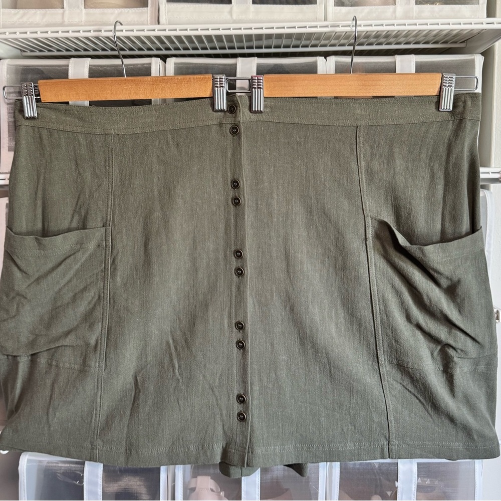 3X Universal Thread Button-Front Utility Skirt